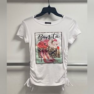 Short sleeve side cinch top with Bonita patch